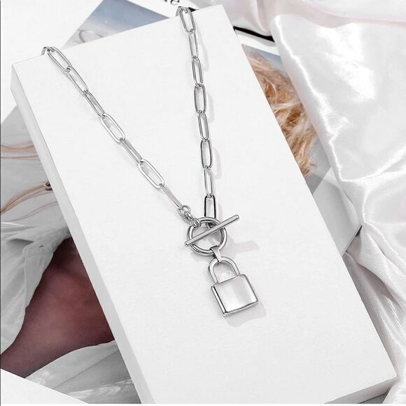 Gold / Silver Padlock Paperclip Chain Toggle Necklace - Picture 8 of 9